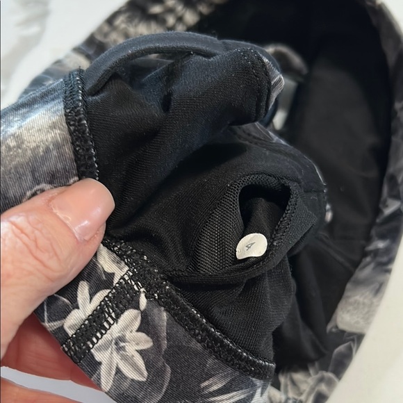 Lululemon Floral Black and White Set - Picture 9 of 10